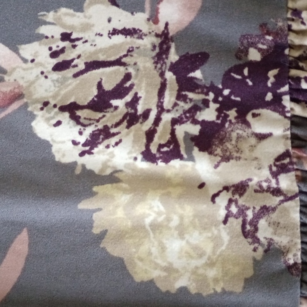 Everly Floral Blouse in‎ Gray and Purple - Picture 12 of 13